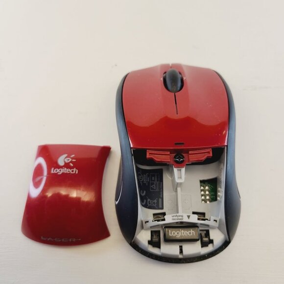 Logitech M505 Wireless Optical Mouse with Unifying Receiver - Picture 5 of 6